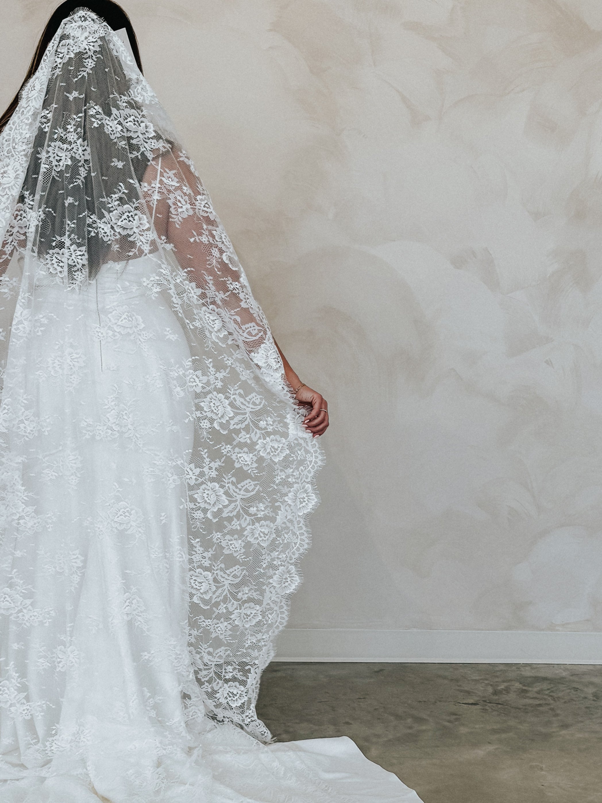 CHANTILLY- Full Chantilly Lace Veil