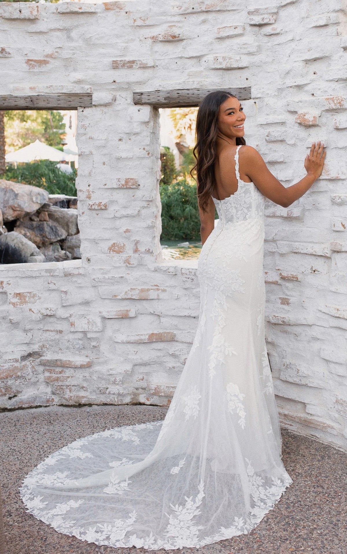 Size 18 | 7762 by Stella York