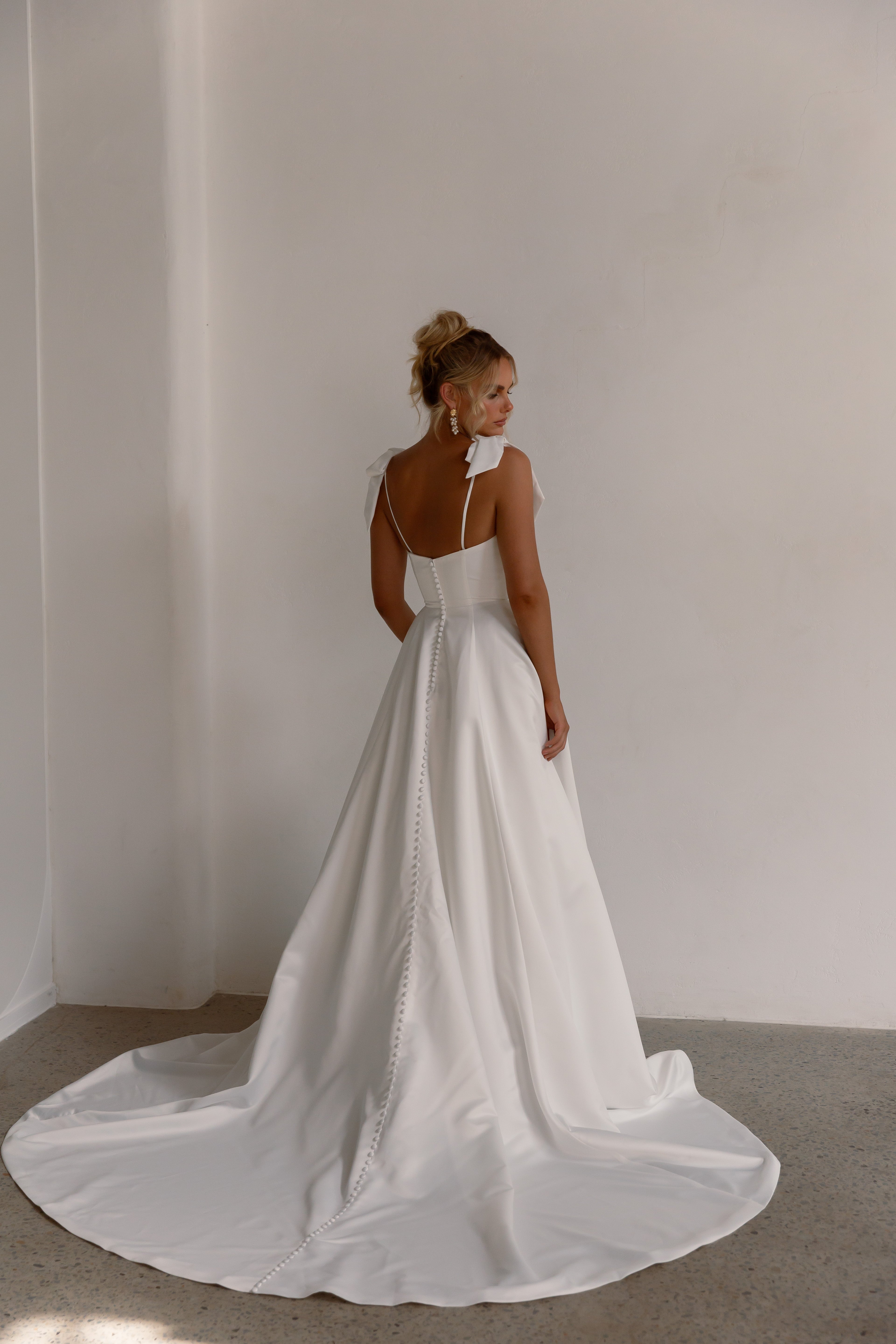 Size 06 | Anne by Tania Olsen