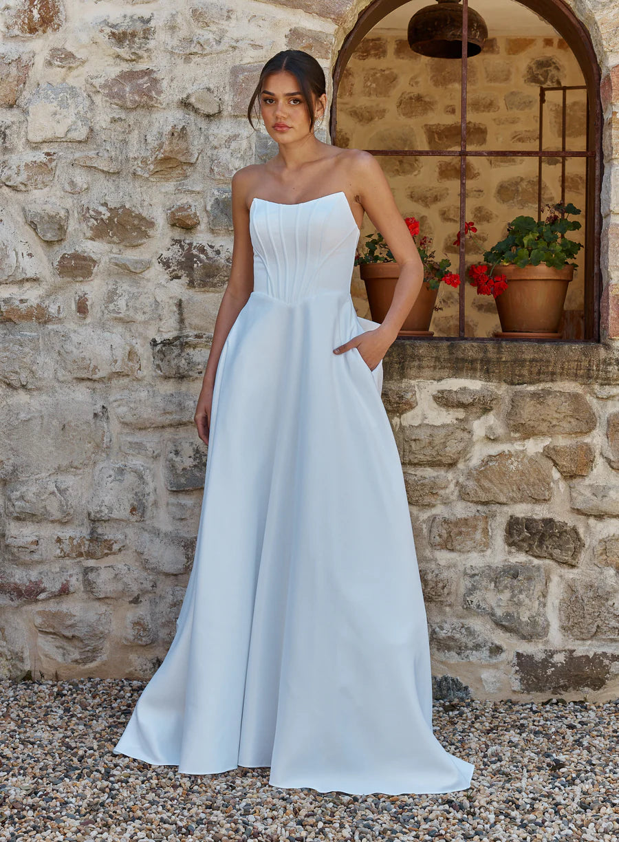 Size 08 | Darcina by Tania Olsen