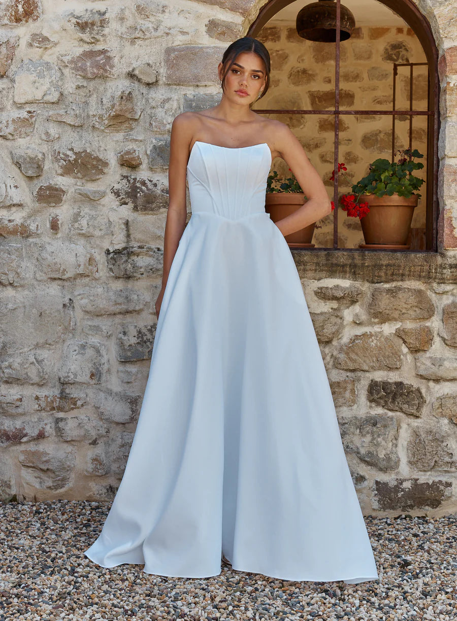 Size 08 | Darcina by Tania Olsen