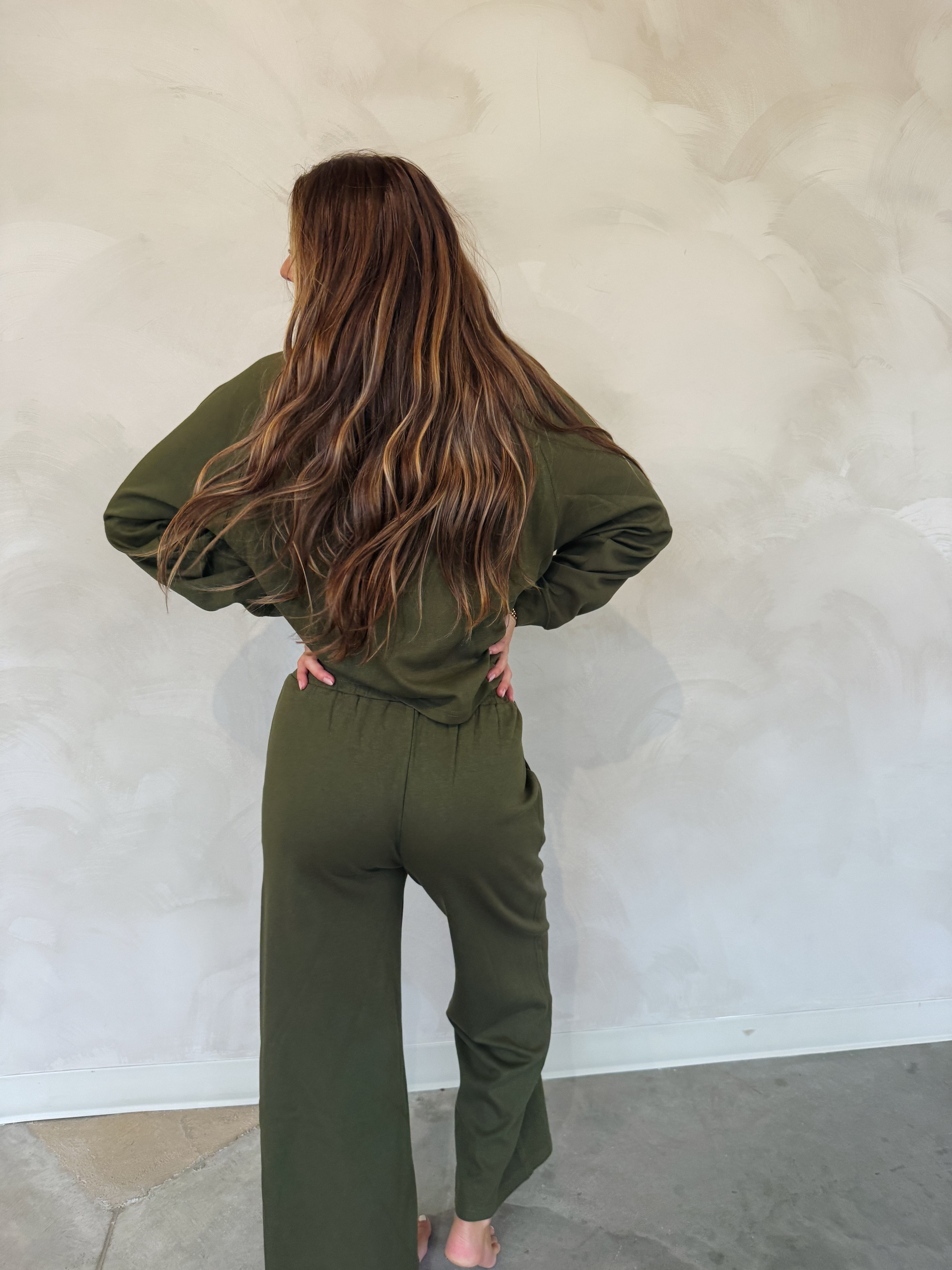Relaxed V-Neck Lounge Set
