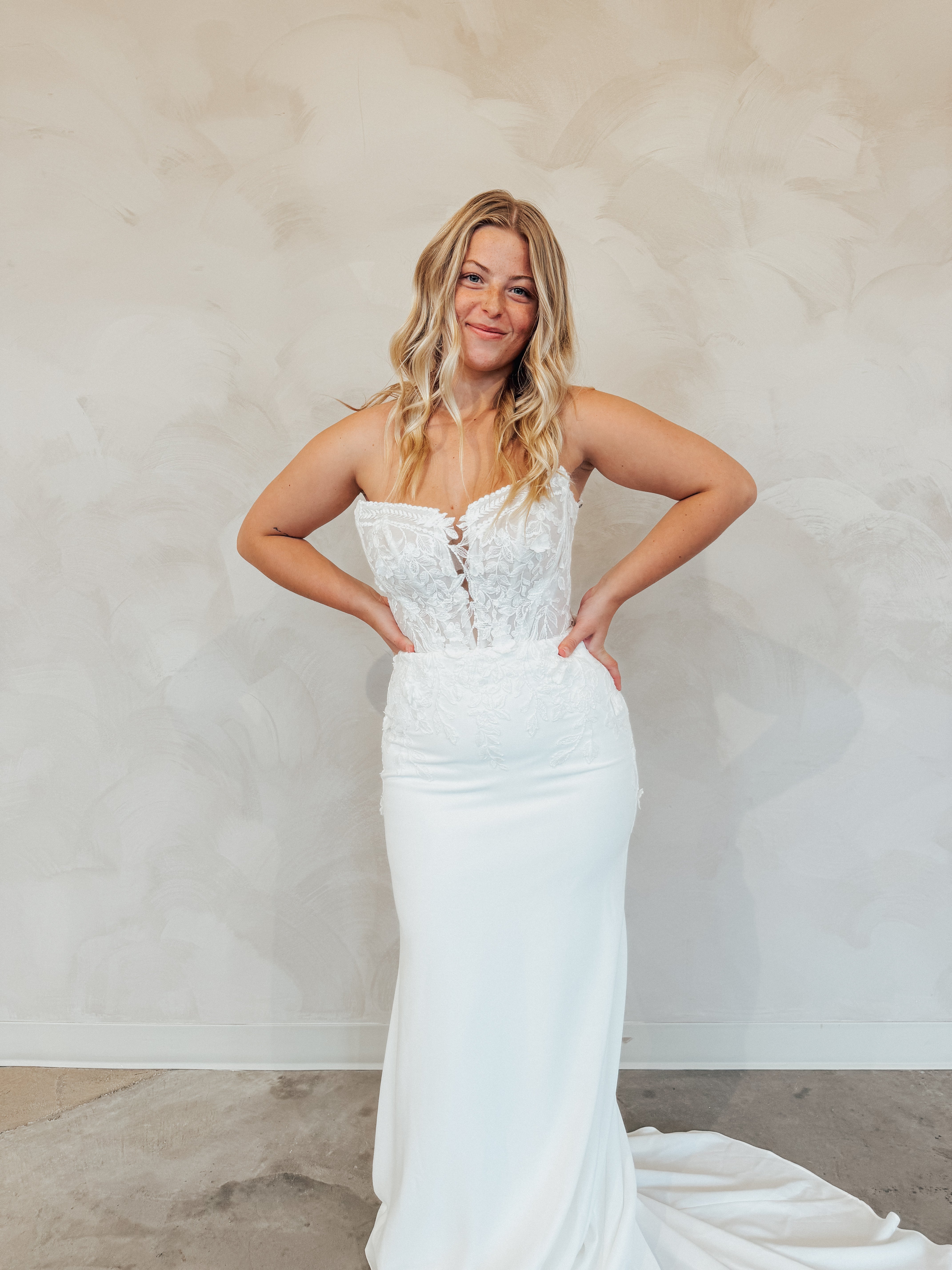 Size 08 | 7675 By Stella York