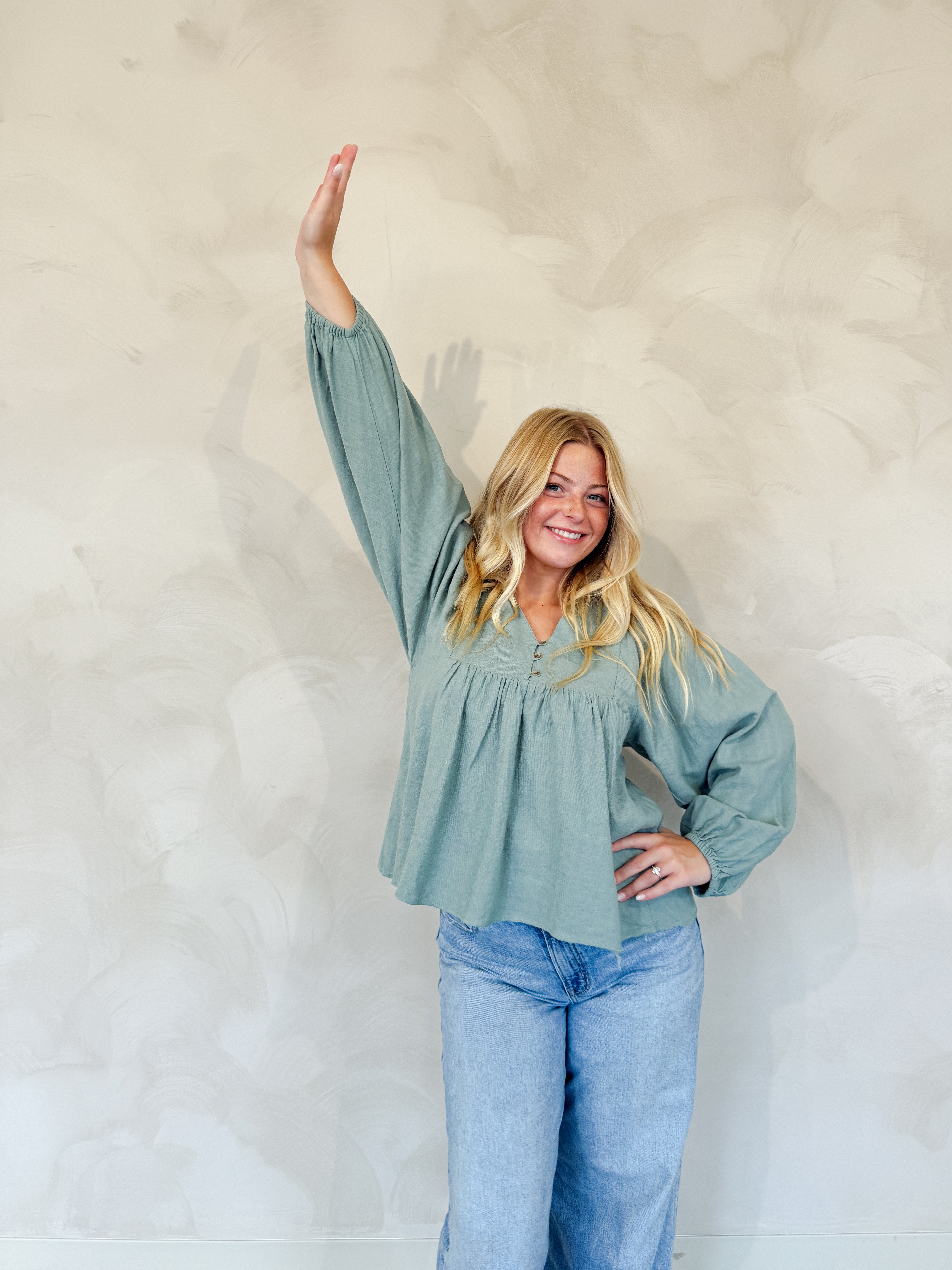 BALLOON SLEEVE BUTTON DOWN