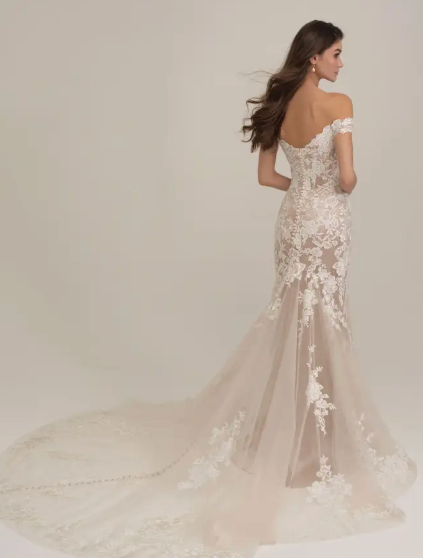 Size 12 | 3455 by Allure Romance