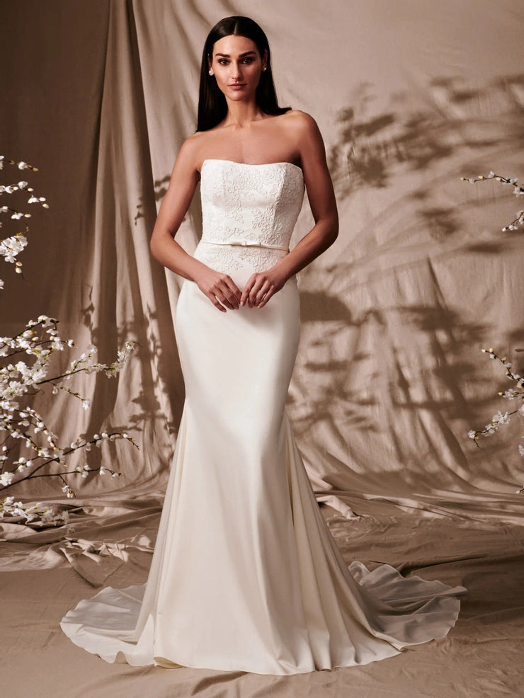 Size 10 | Audrey by Kelly Faetanini