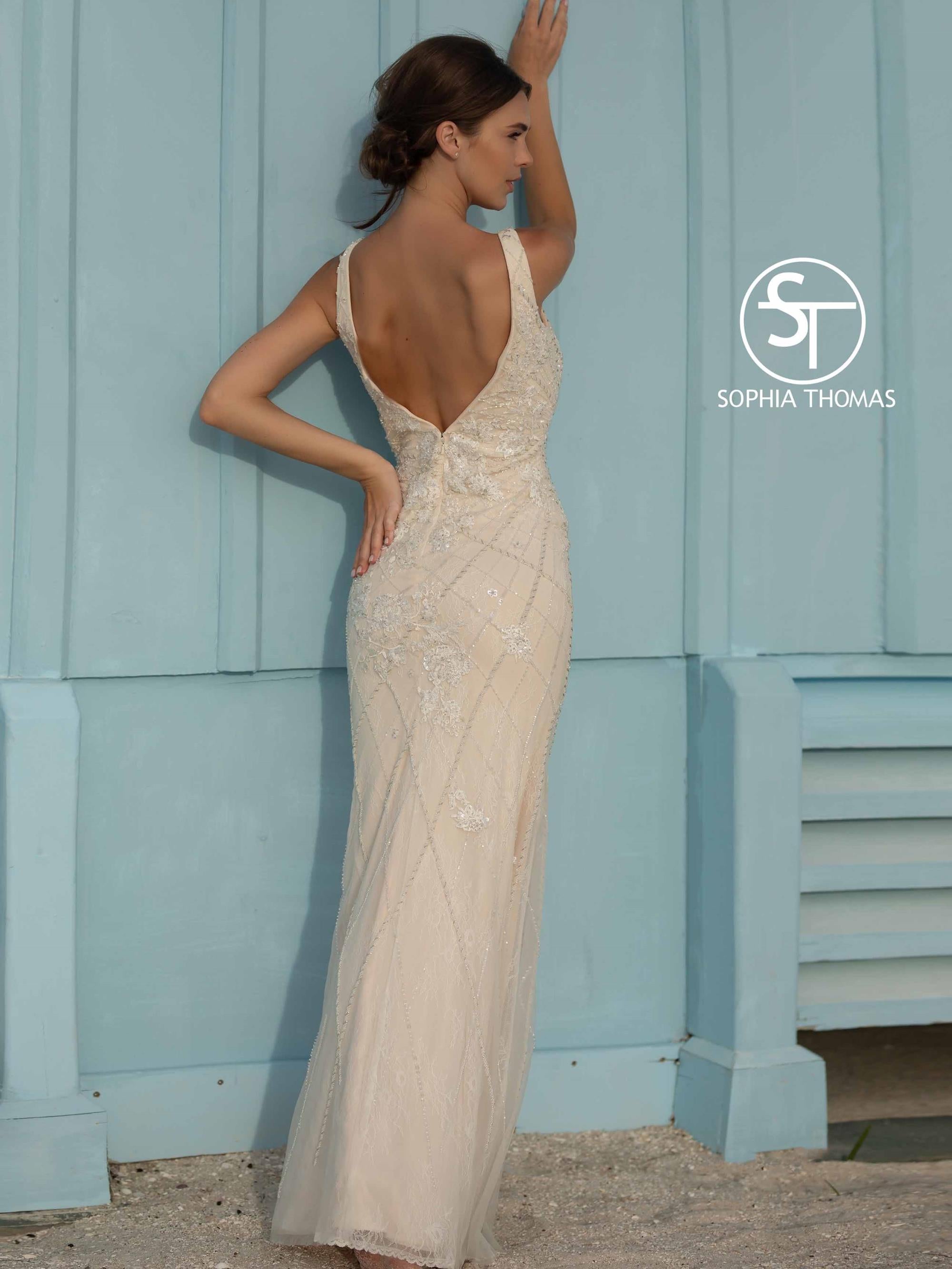 Size 22 | B127 by Sophia Thomas