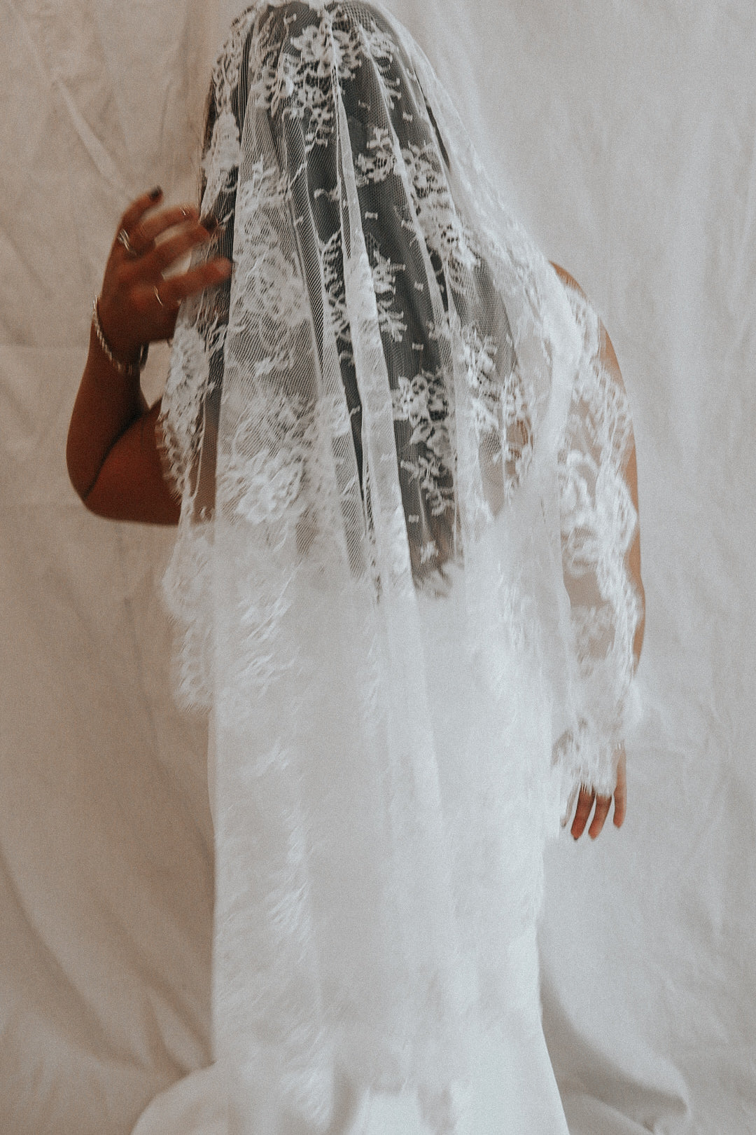 CHANTILLY- Full Chantilly Lace Veil