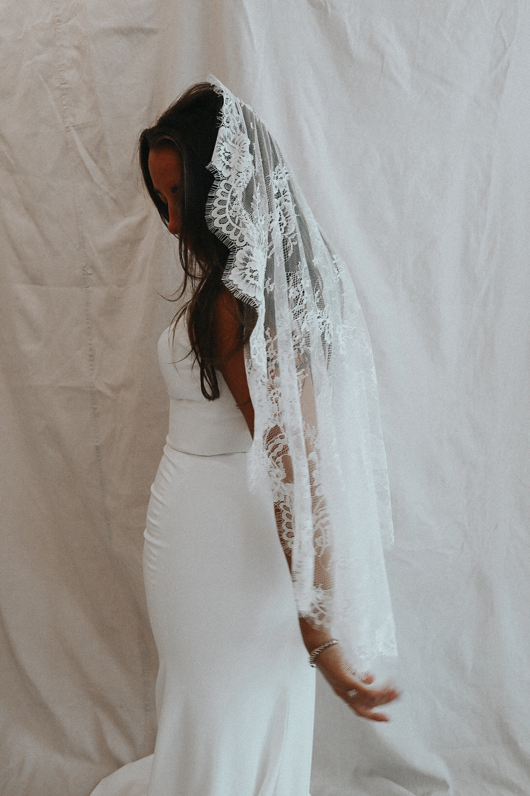 CHANTILLY- Full Chantilly Lace Veil
