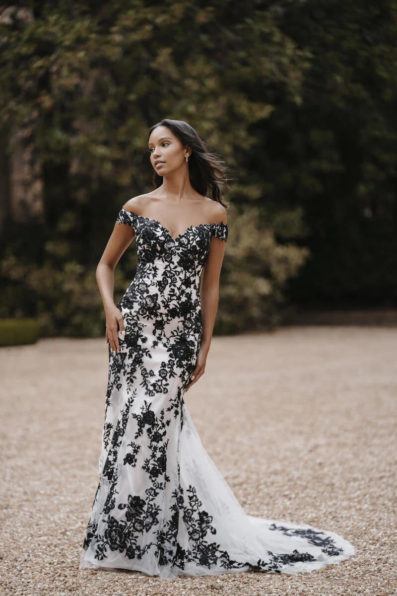 Size 12 | 3455 by Allure Romance