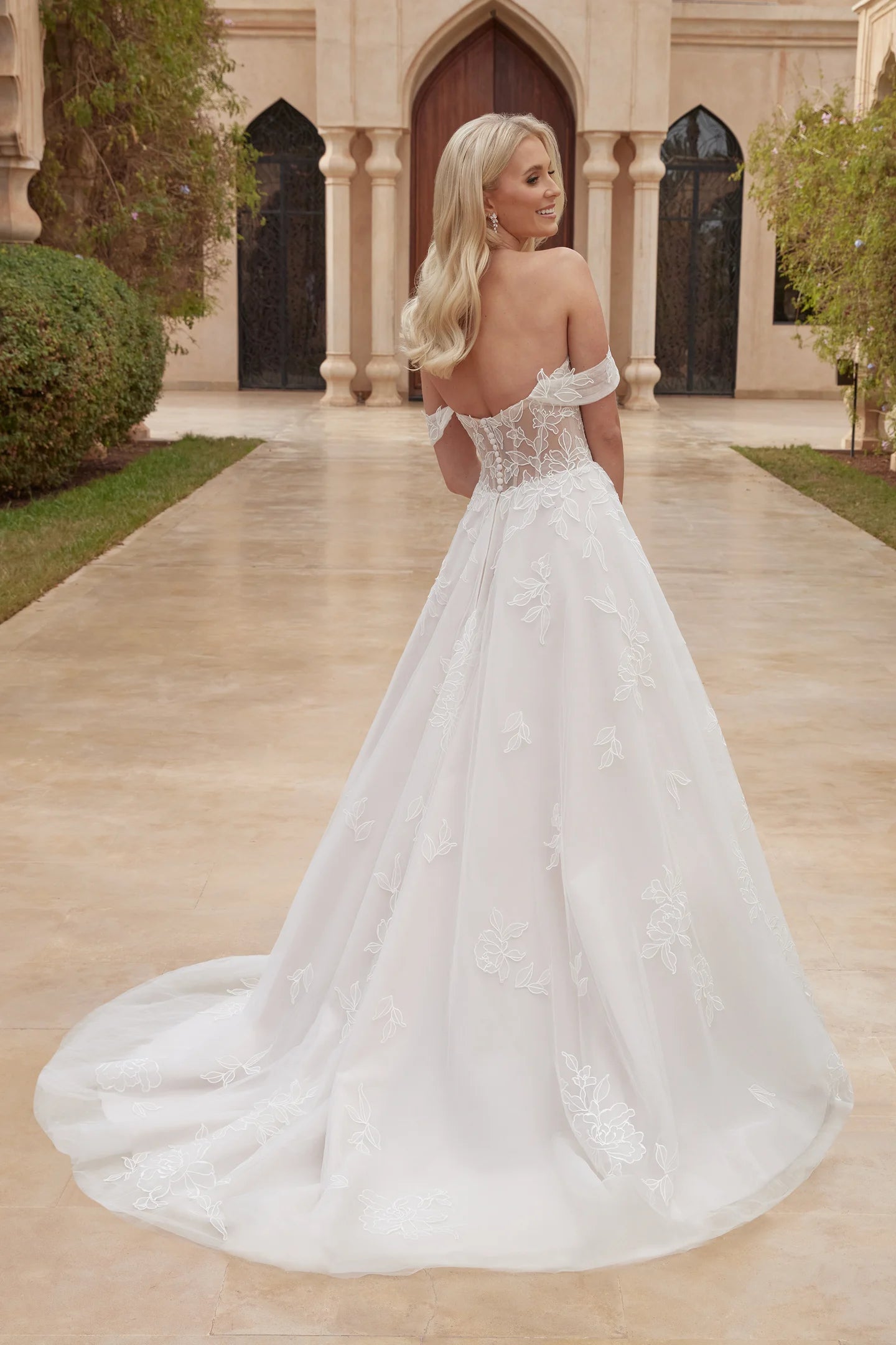 Size 24 | 44435 by Justin Alexander