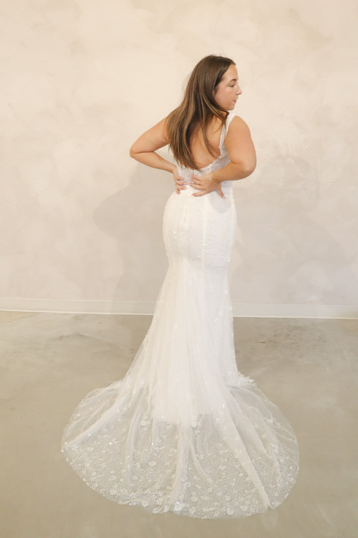 Size 12 | EB22724-1Z by Elysian Bridal