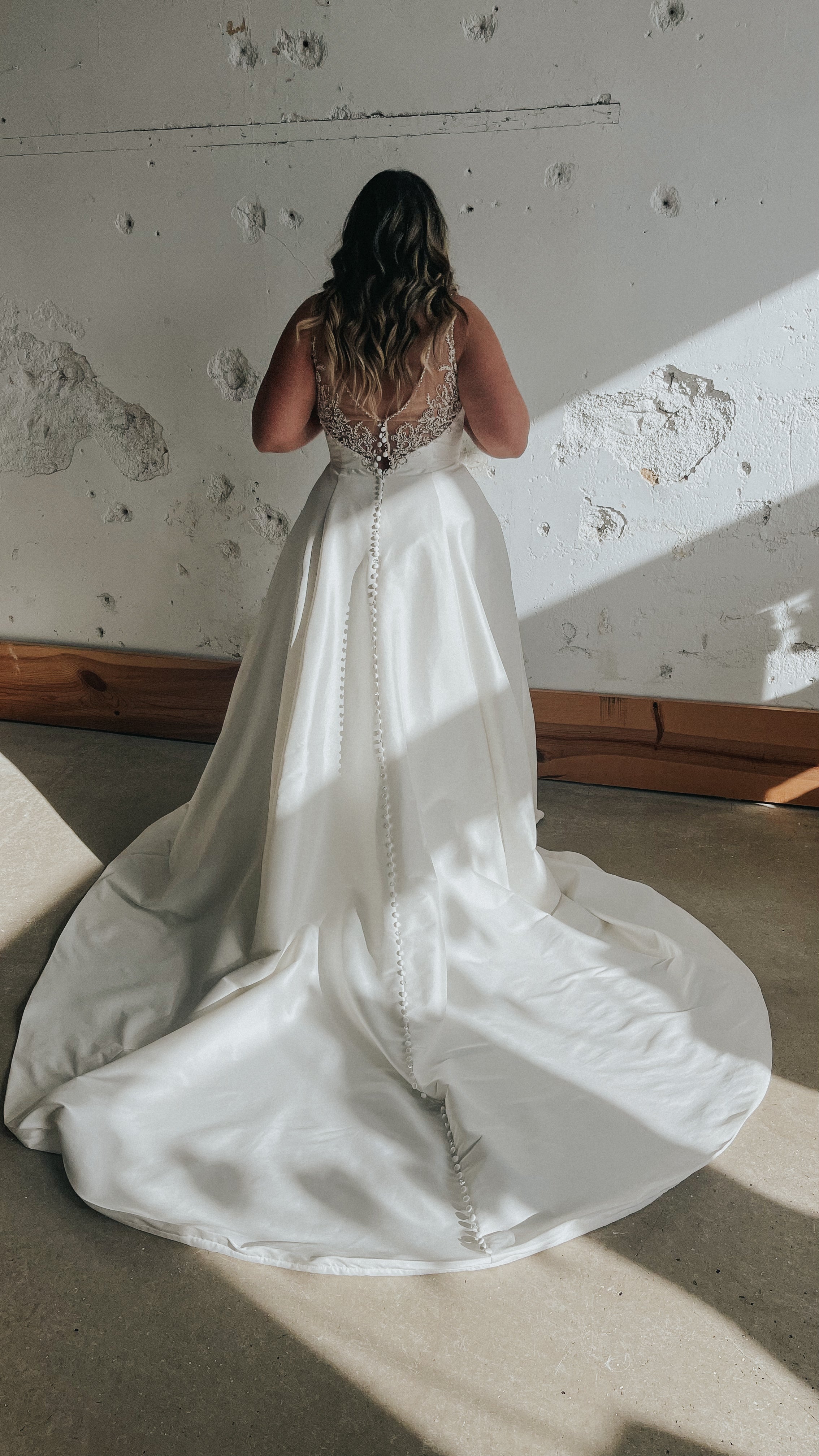 Plus Size Wedding Dresses in Women's Size to 30W | David's Bridal
