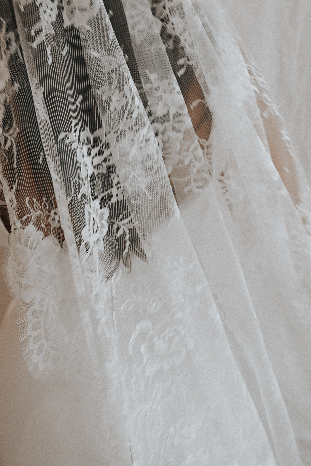 CHANTILLY- Full Chantilly Lace Veil