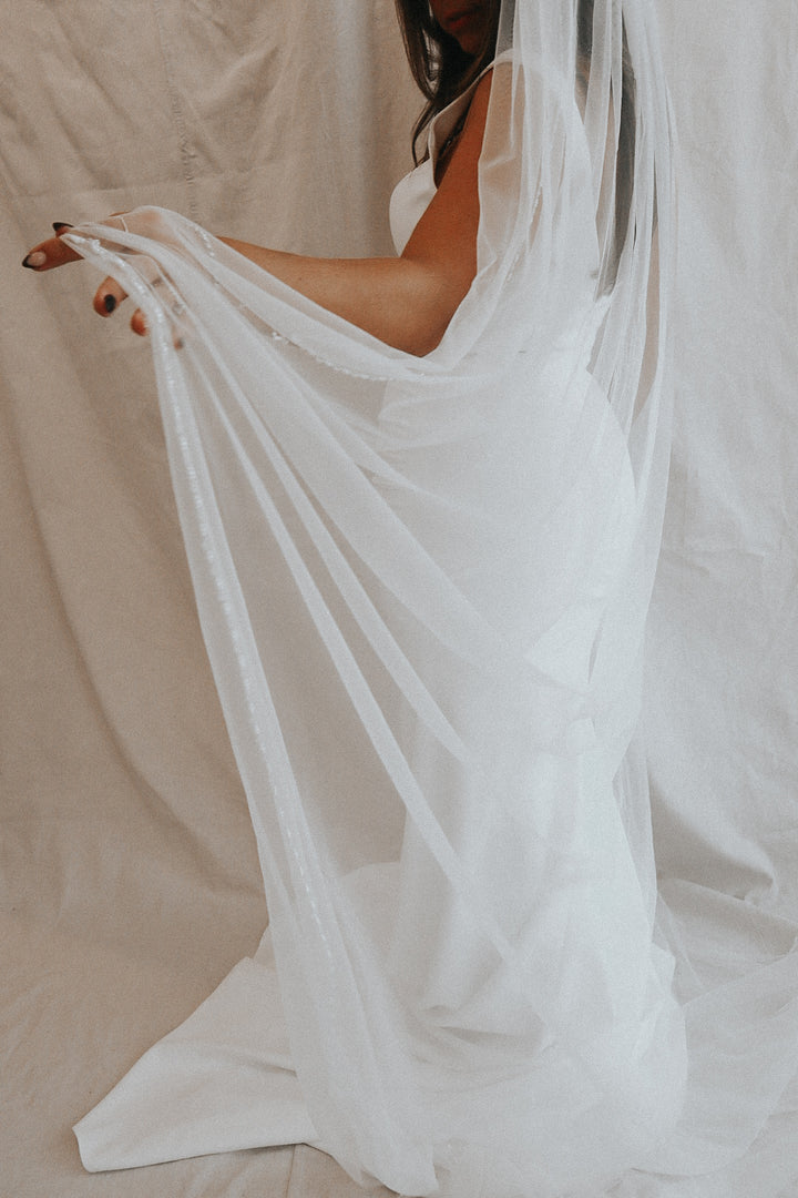 DAINTY- Beaded Edge Veil