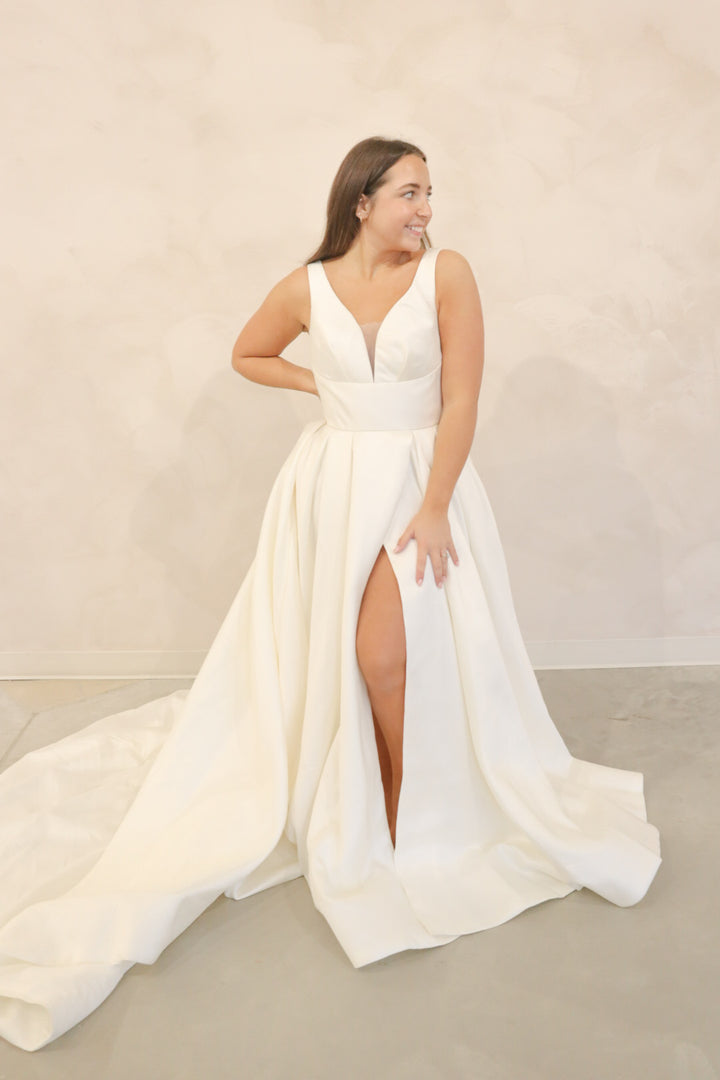 Size 12 | EB22693 by Elysian Bridal