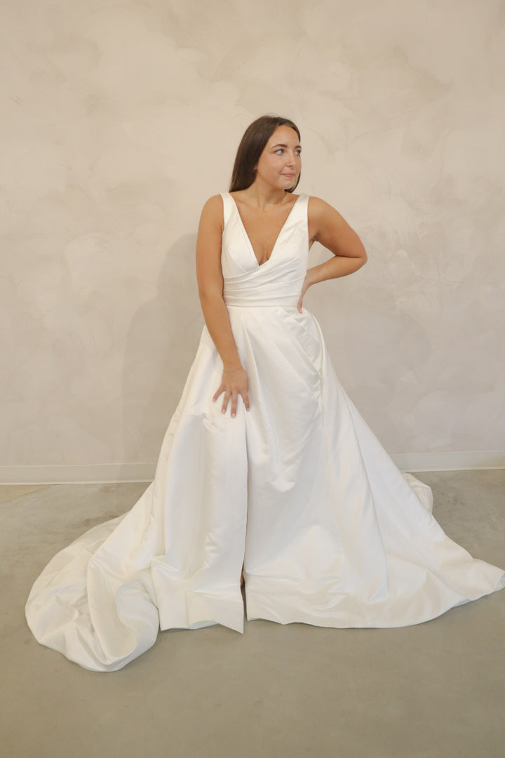 Size 12 | EB22472-1Z by Elysian Bridal