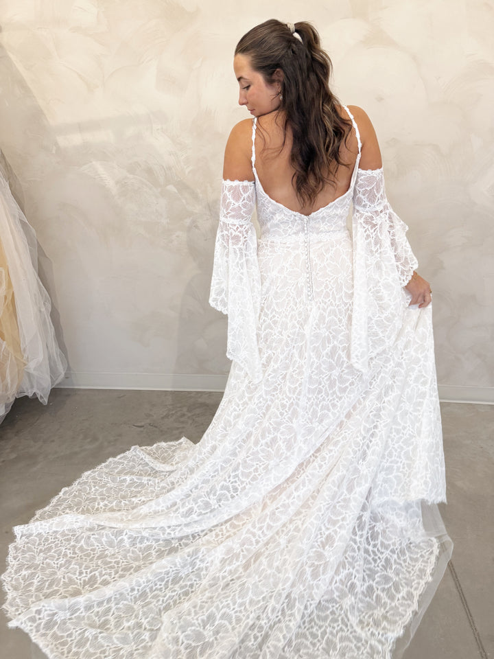 Size 12 | Stevie by Take Heart