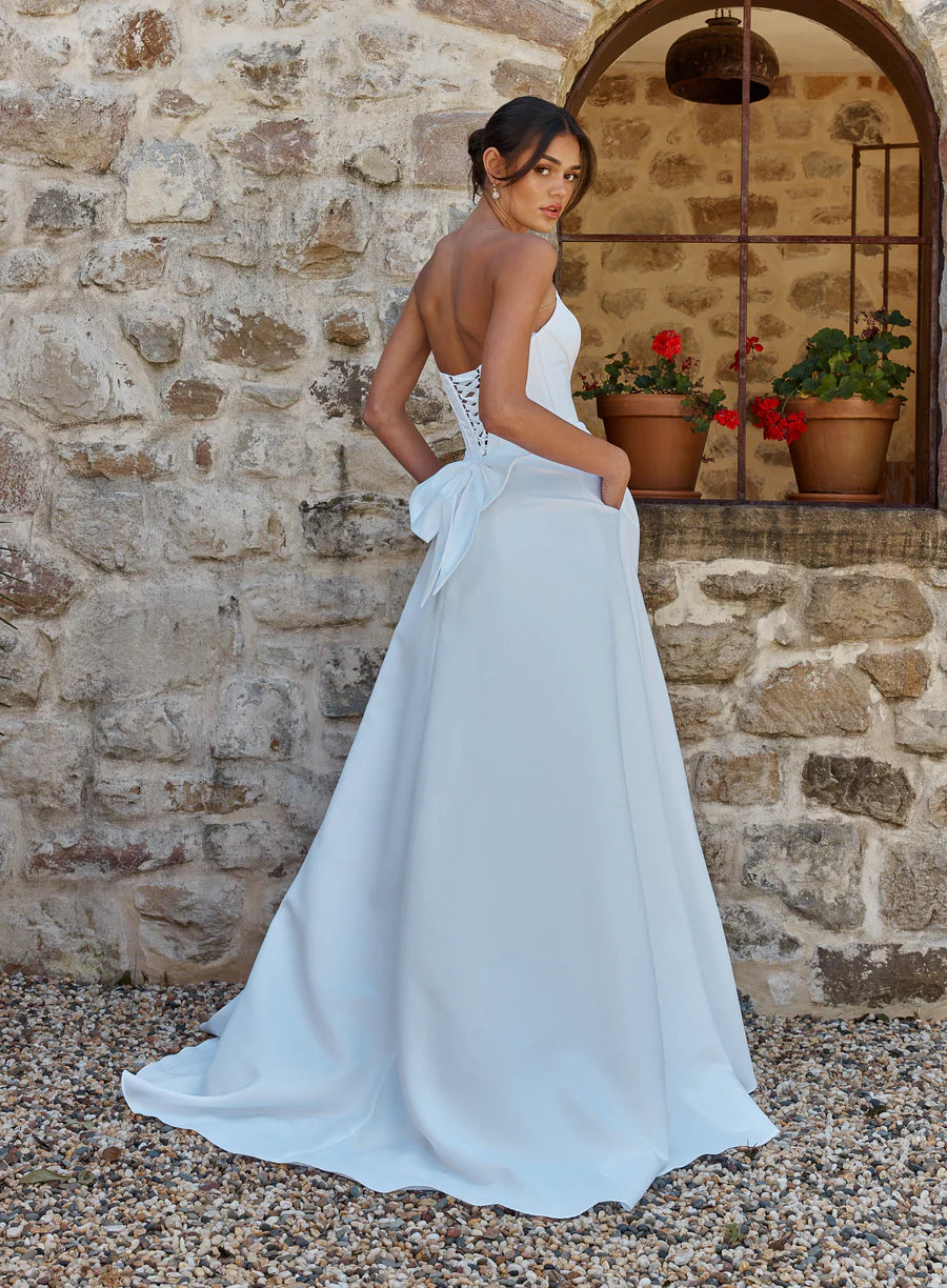 Size 10 | Darcina by Tania Olsen