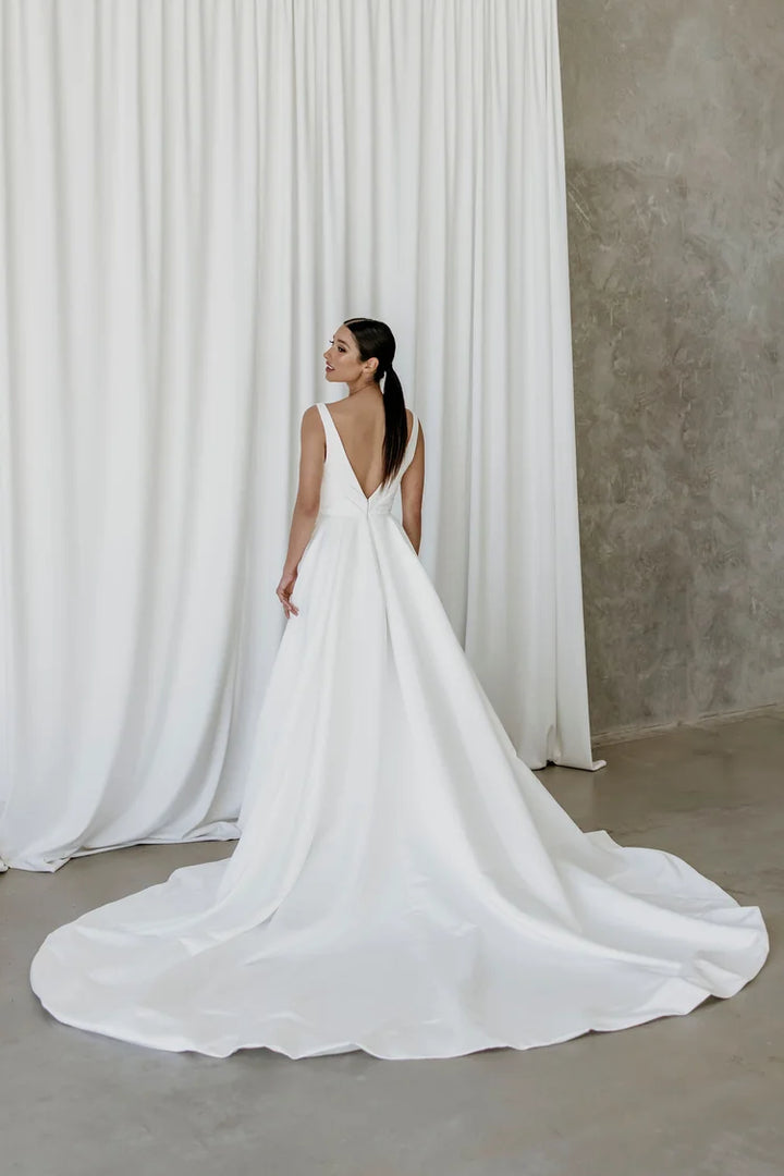Size 12 | EB22472-1Z by Elysian Bridal