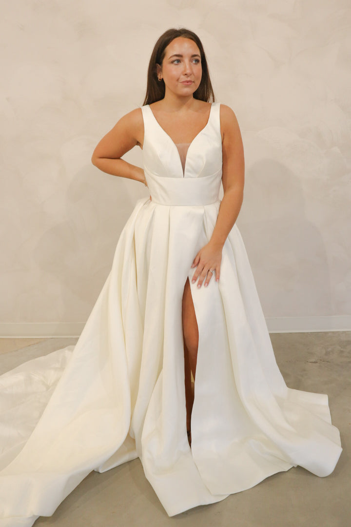 Size 12 | EB22693 by Elysian Bridal