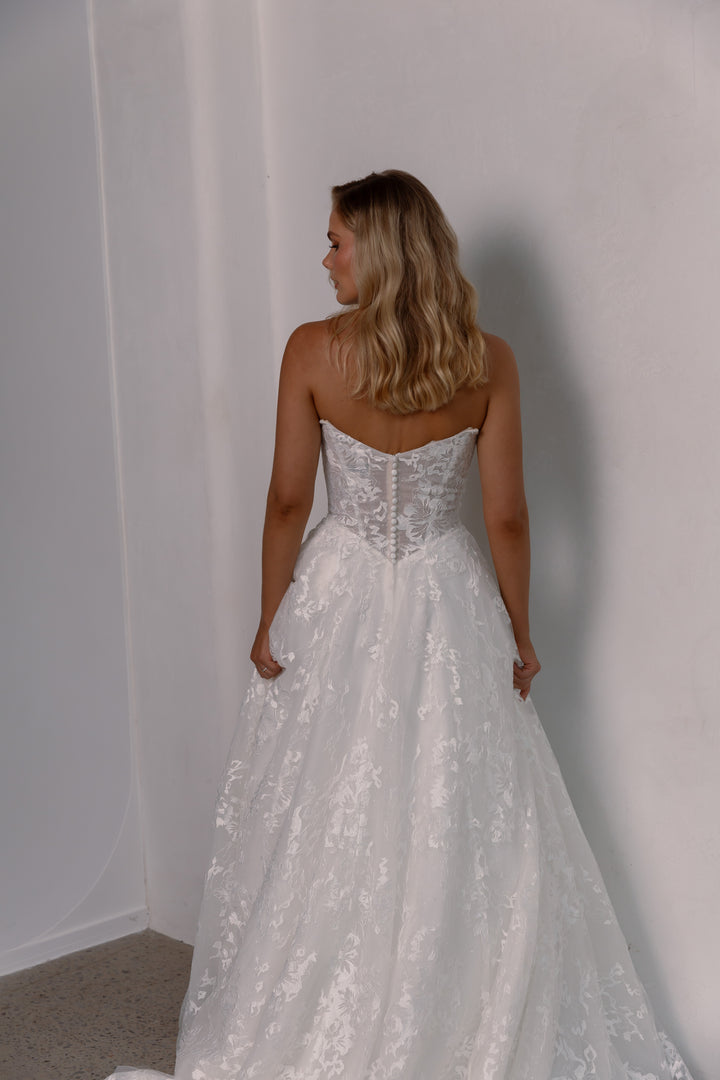 FLORENCE BY TANIA OLSEN