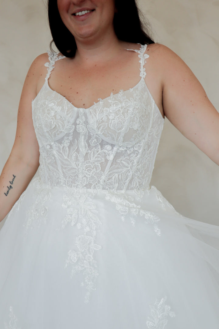 Size 12 | Edie By Maya Bella