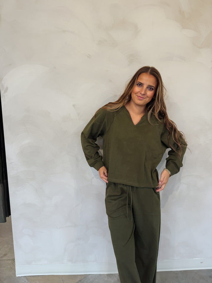 Relaxed V-Neck Lounge Set