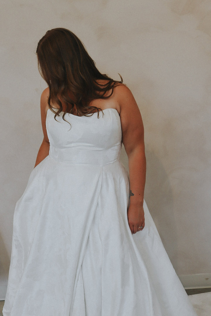 Size 10 | Renee by Tania Olsen