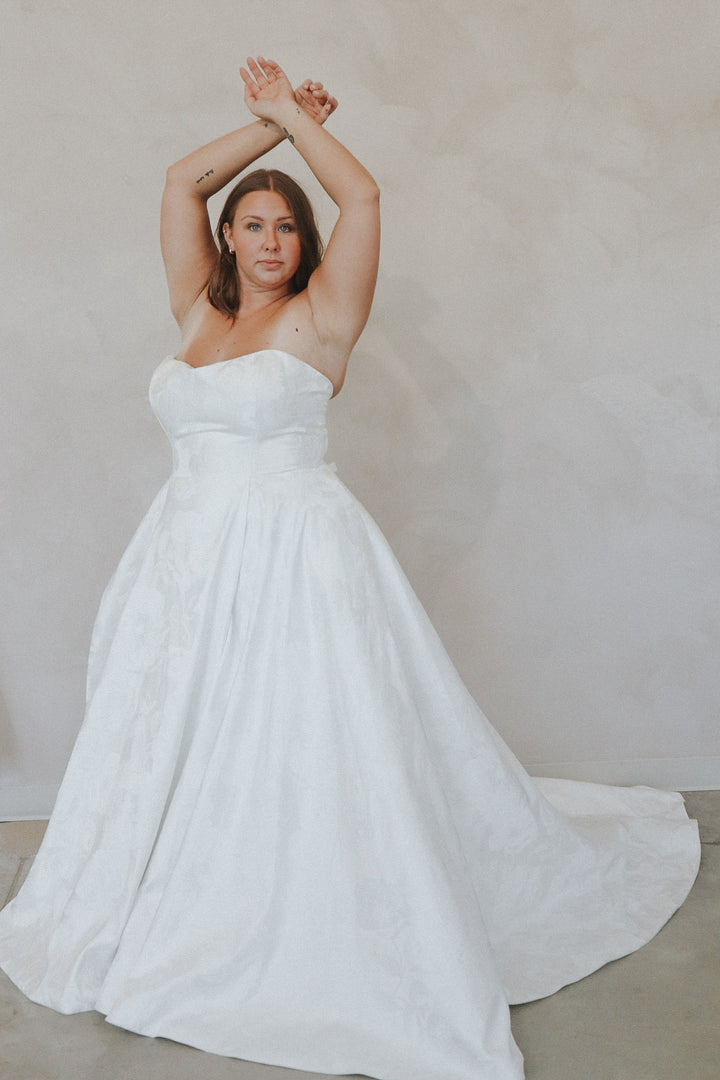 Size 10 | Renee by Tania Olsen