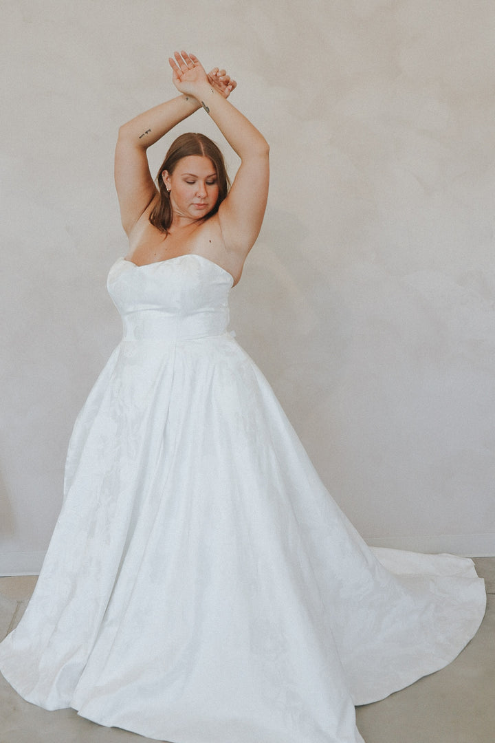 Size 10 | Renee by Tania Olsen