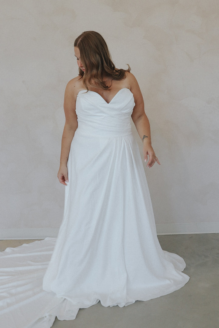 Size 28 | Nova by Lovely