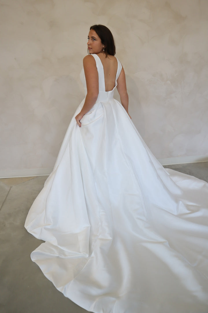 Size 14 | August by Take Heart