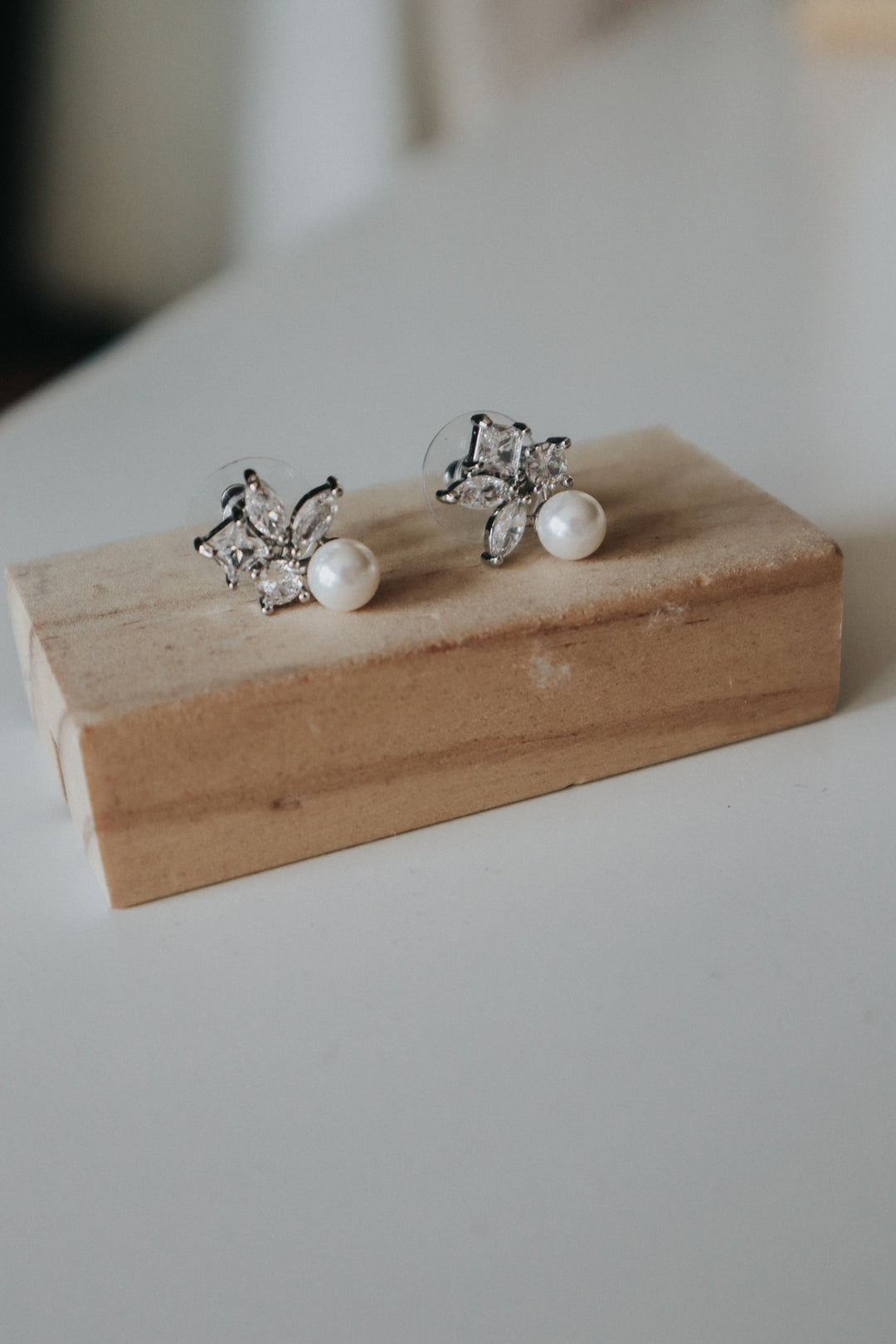 PEARL STUDS