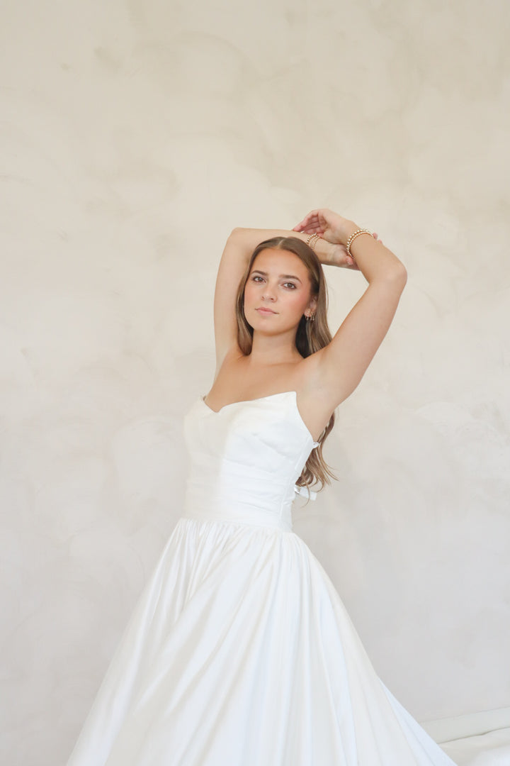 Size 08 | Elizabeth by Becoming