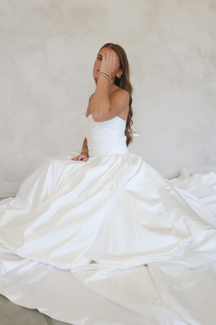 Size 08 | Elizabeth by Becoming