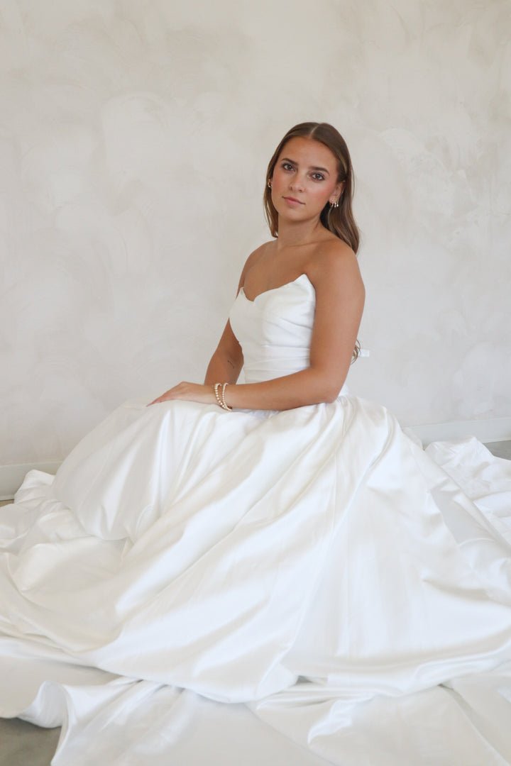 Size 08 | Elizabeth by Becoming