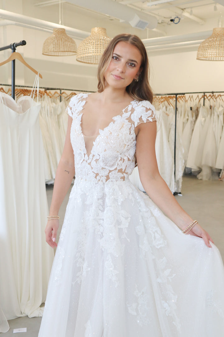 Size 12 | Melody by Becoming