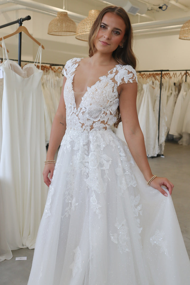 Size 12 | Melody by Becoming