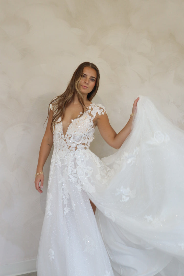 Size 12 | Melody by Becoming