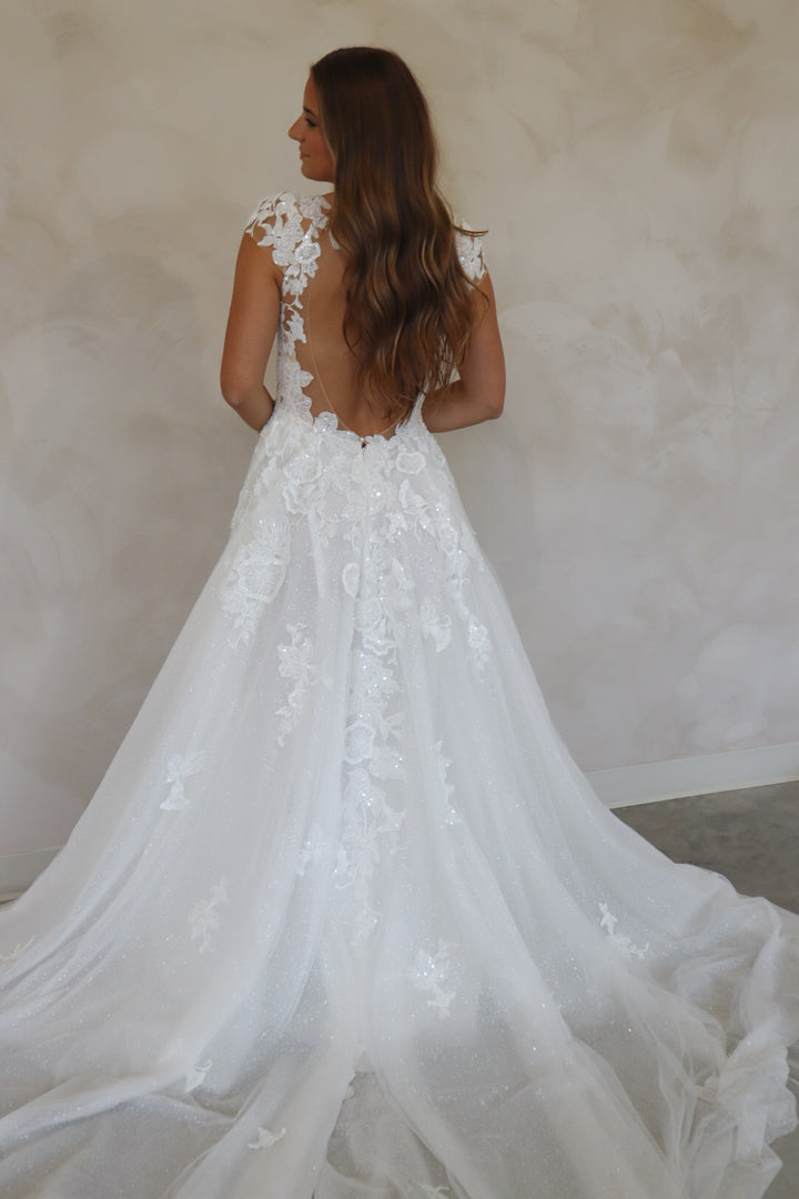 Size 12 | Melody by Becoming