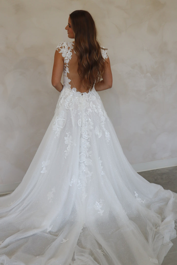 Size 12 | Melody by Becoming