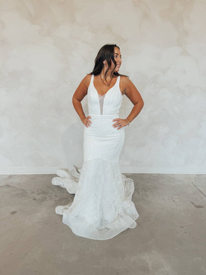 Size 12 | EB22466-1Z by Elysian Bridal
