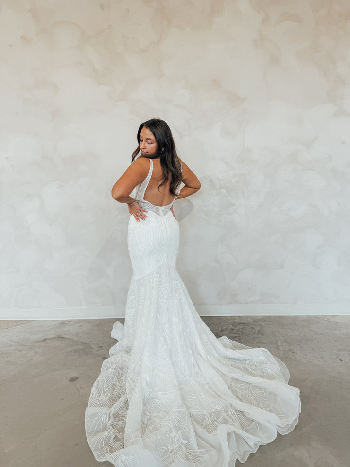 Size 12 | EB22466-1Z by Elysian Bridal