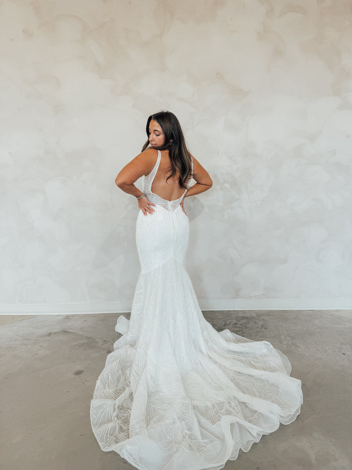 Size 12 | EB22466-1Z by Elysian Bridal