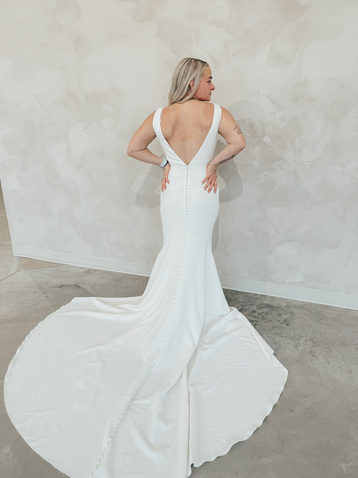 Size 10 | Eureka by Pronovias