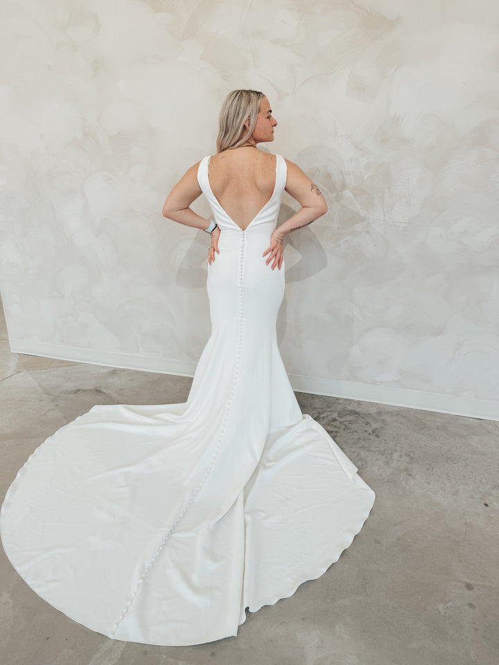 Size 10 | Eureka by Pronovias