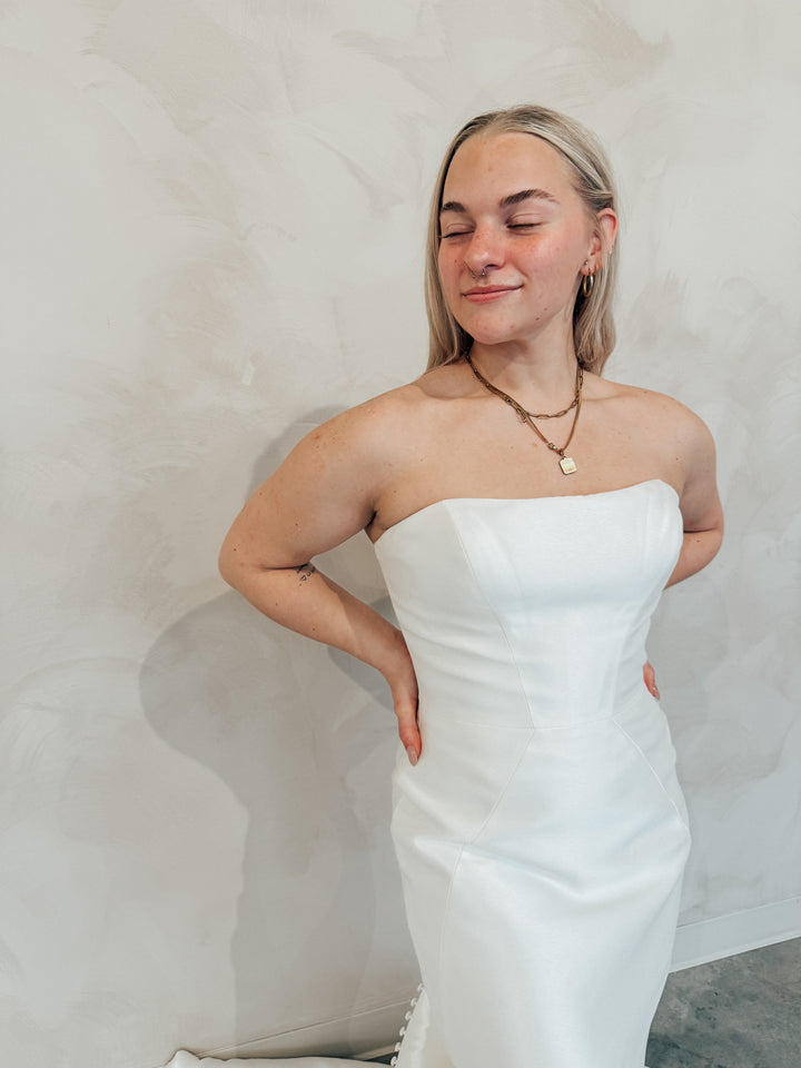 Size 08 | Oberon by Pronovias