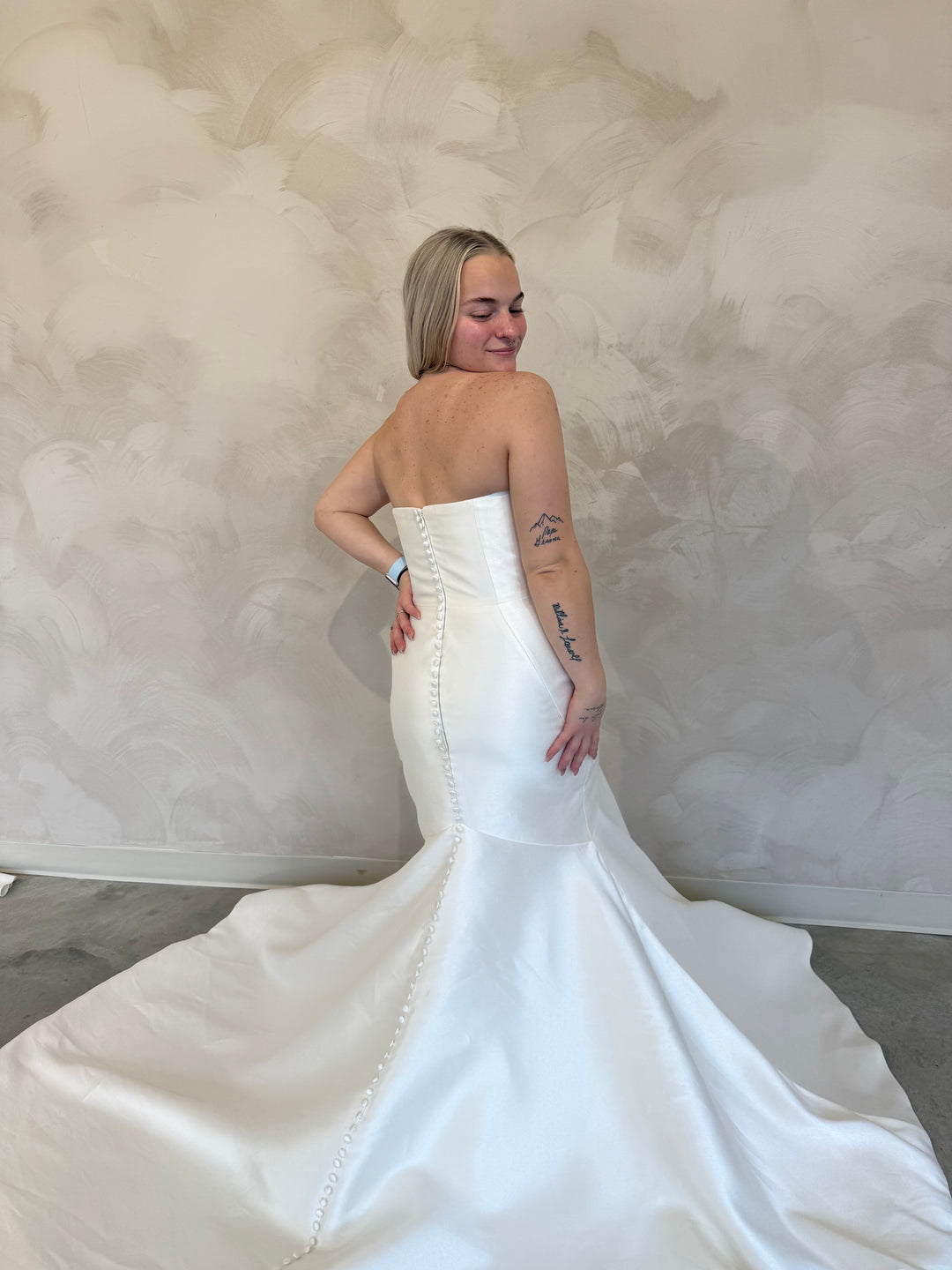 Size 08 | Oberon by Pronovias
