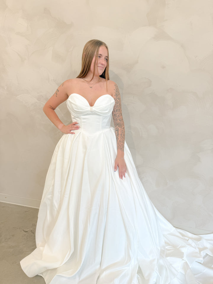 Size 02 | Josie by Truly
